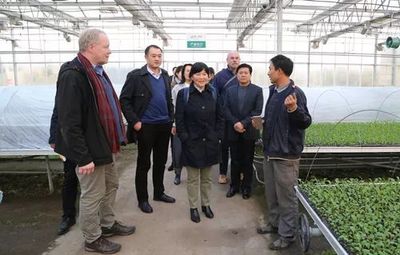 德中农业培训中心与教育厅负责人来我校深入考察农牧业技术研究项目